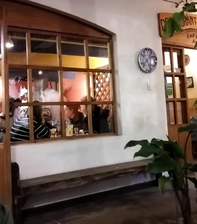 Hotel Dona Esther Отавало Екстериор снимка