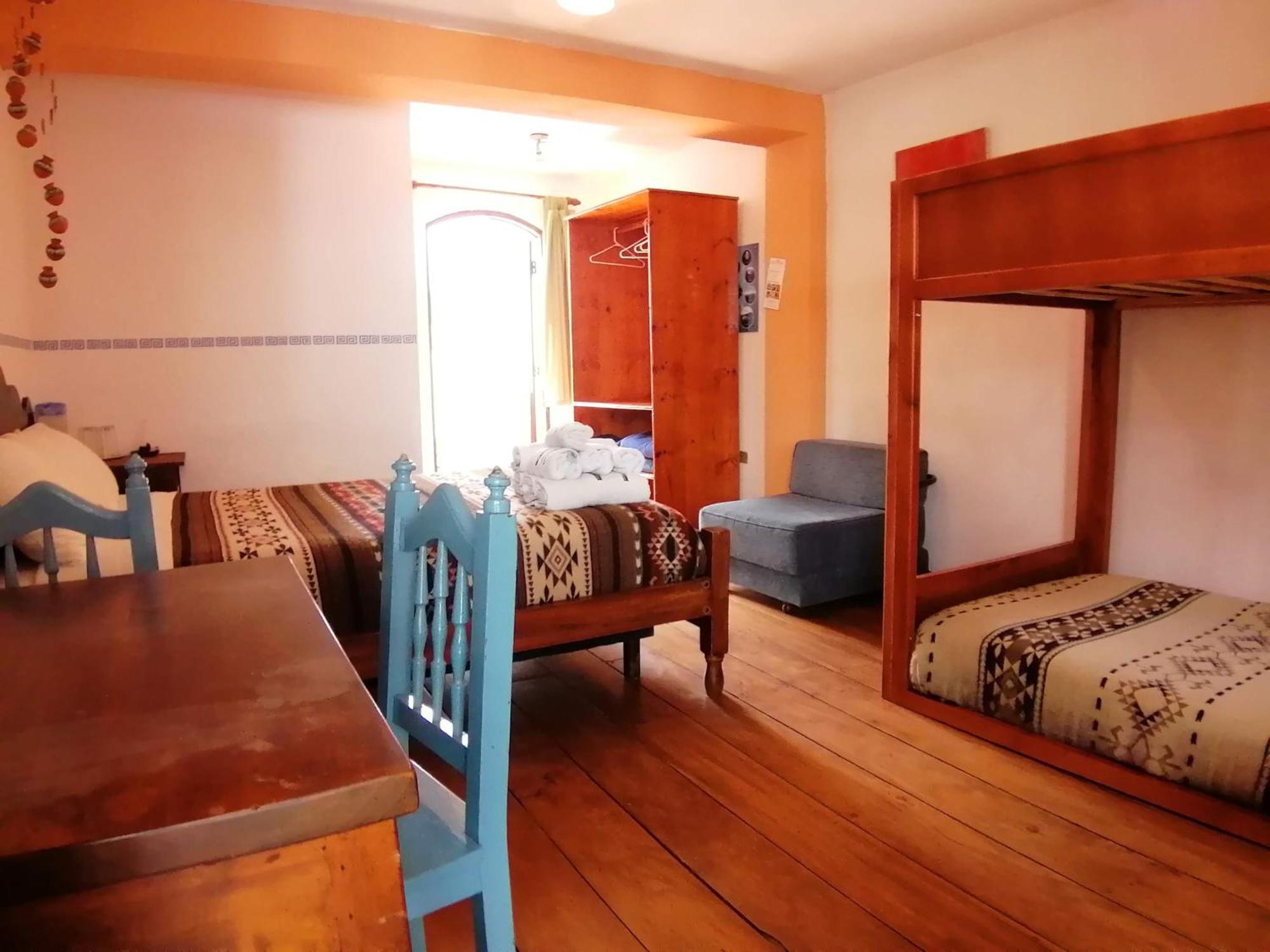Hotel Dona Esther Отавало Екстериор снимка