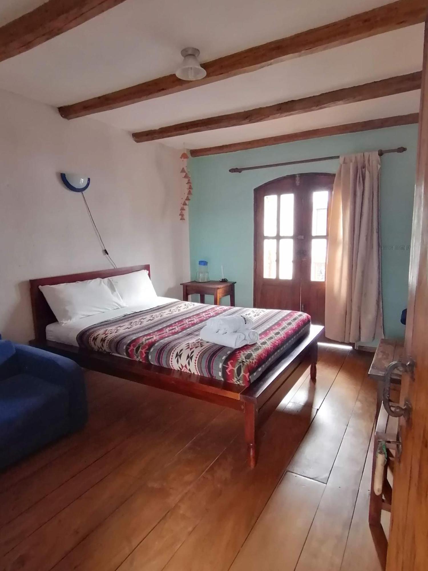 Hotel Dona Esther Отавало Екстериор снимка